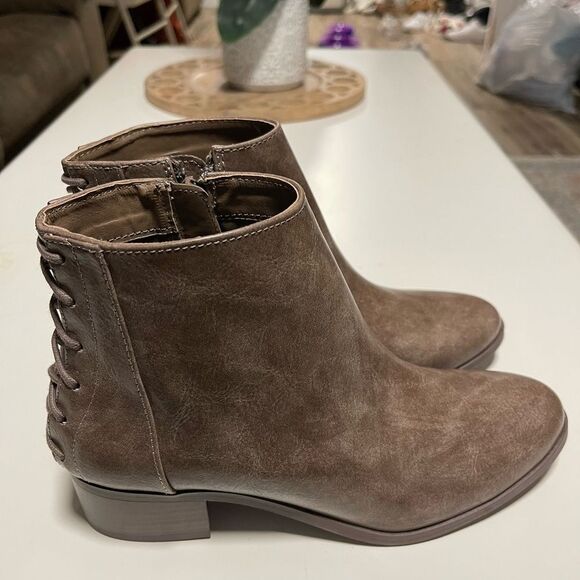 REPEAT Lace Up Bootie - Picture 3 of 7